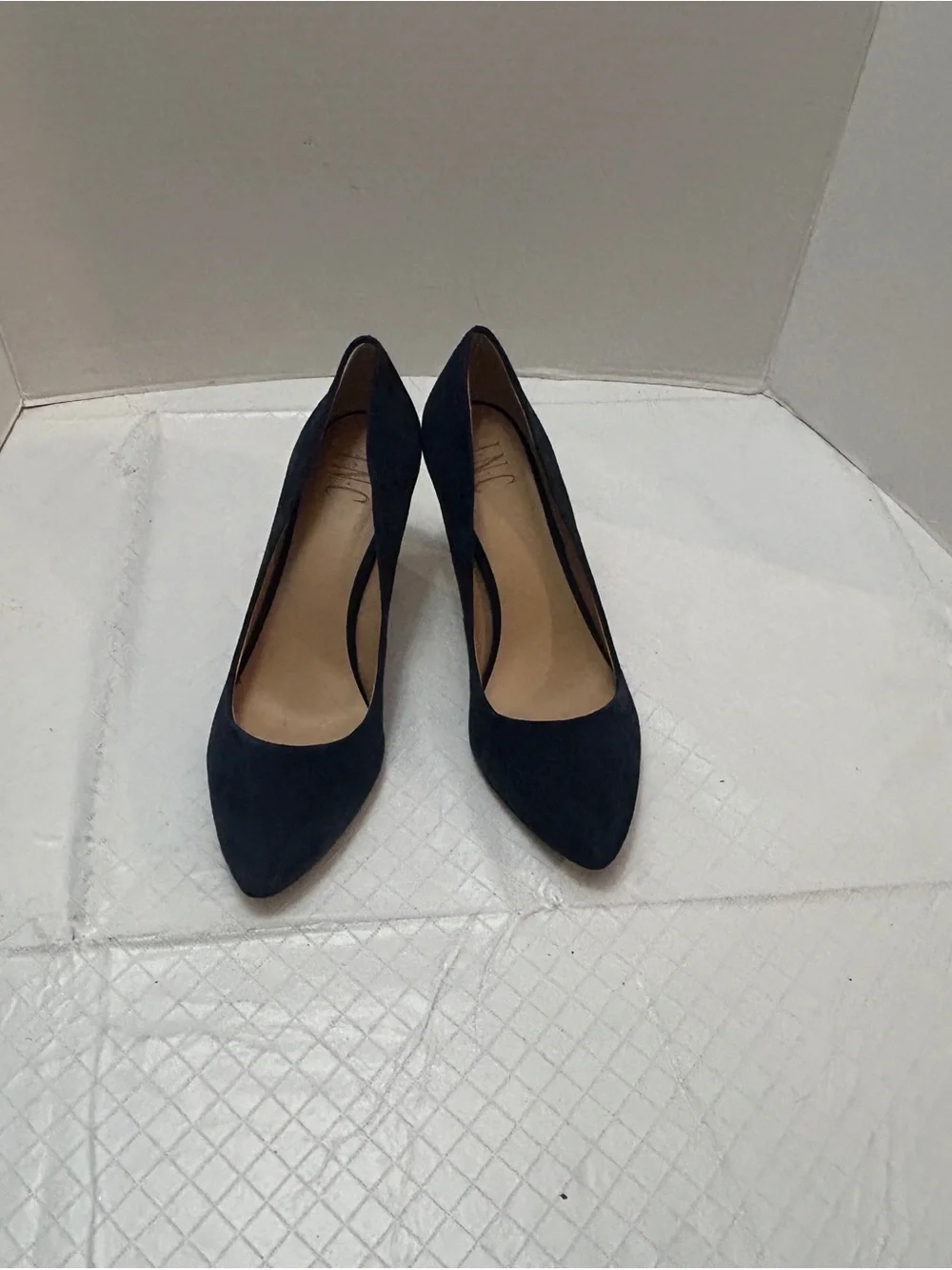 INC International Concepts Navy Suede Pointed Toe Pumps Slim Heel Size 7.5‎